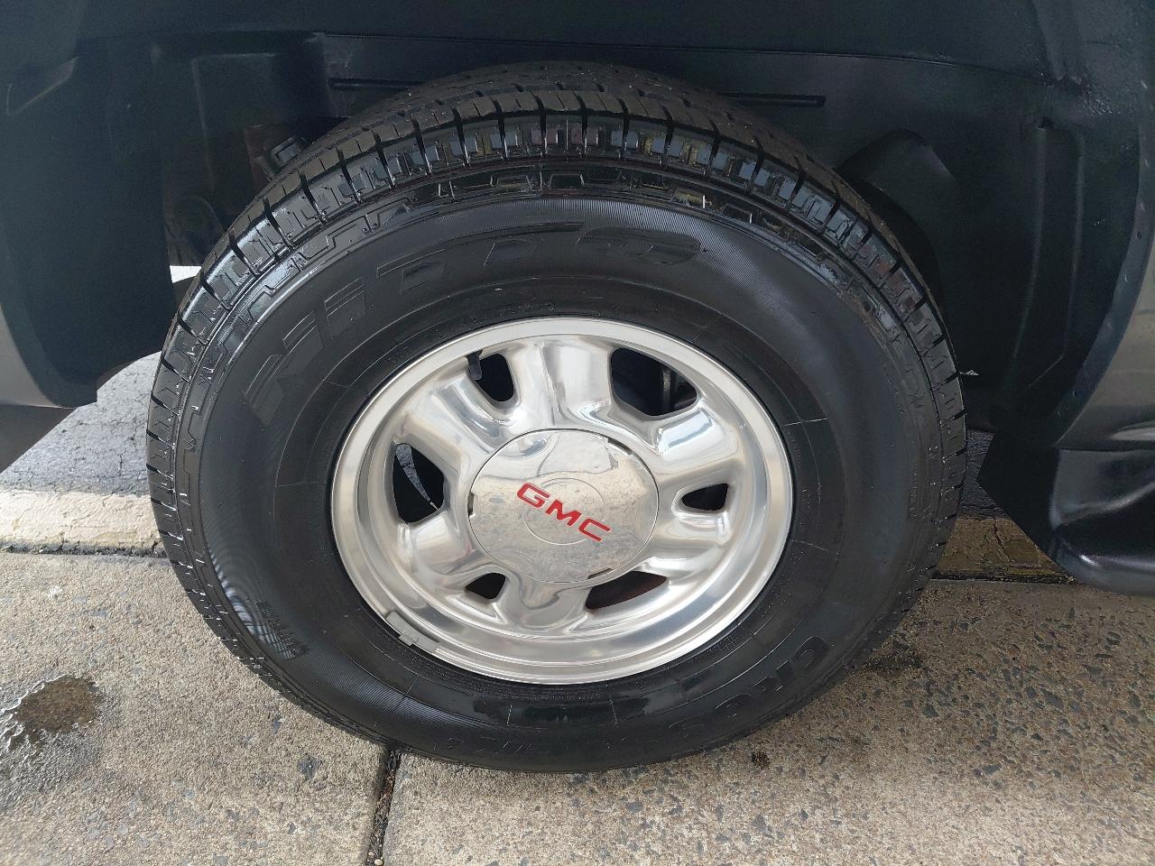 GMC Yukon XL 4dr 1500 SLT 2002