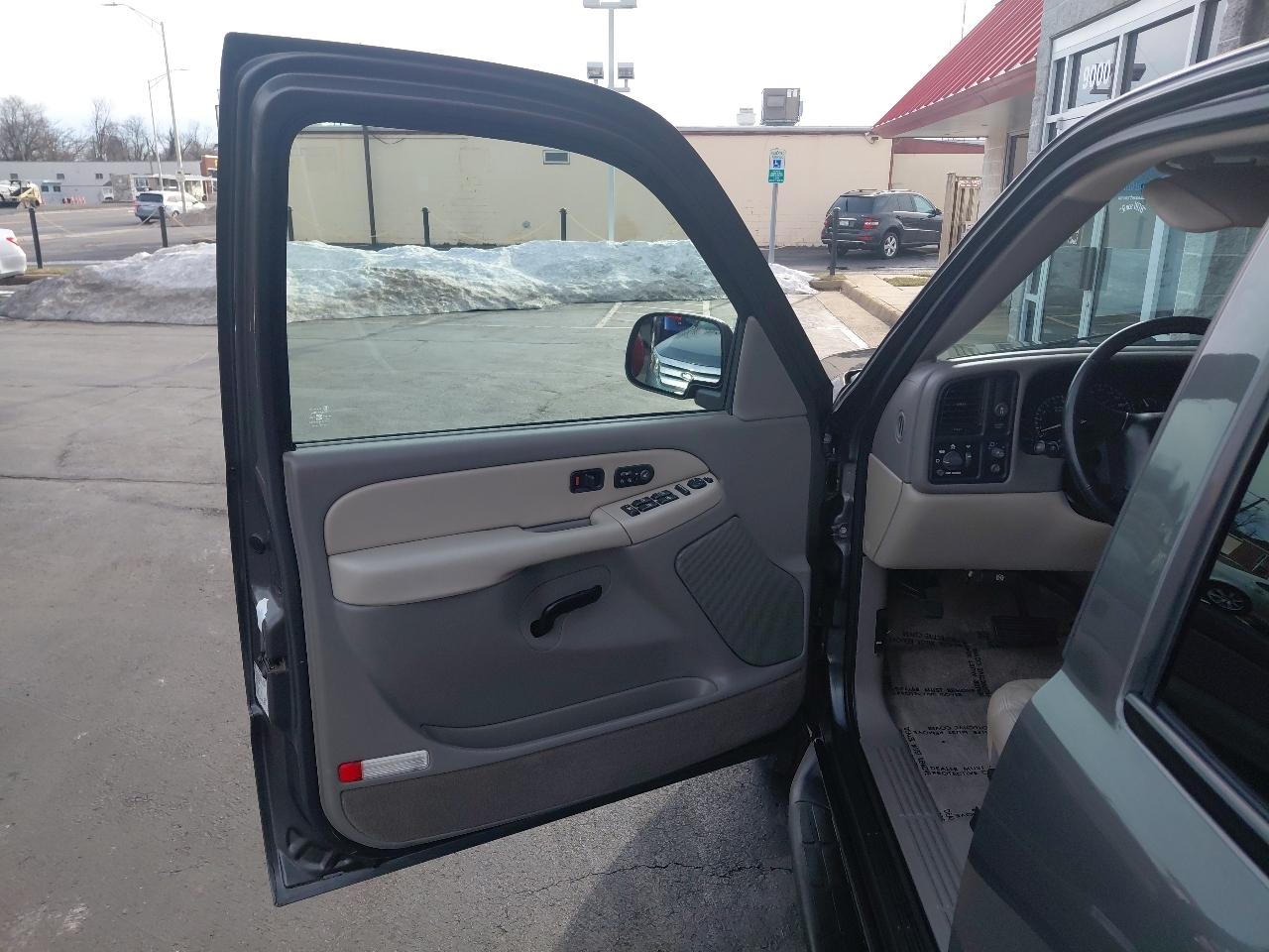 GMC Yukon XL 4dr 1500 SLT 2002