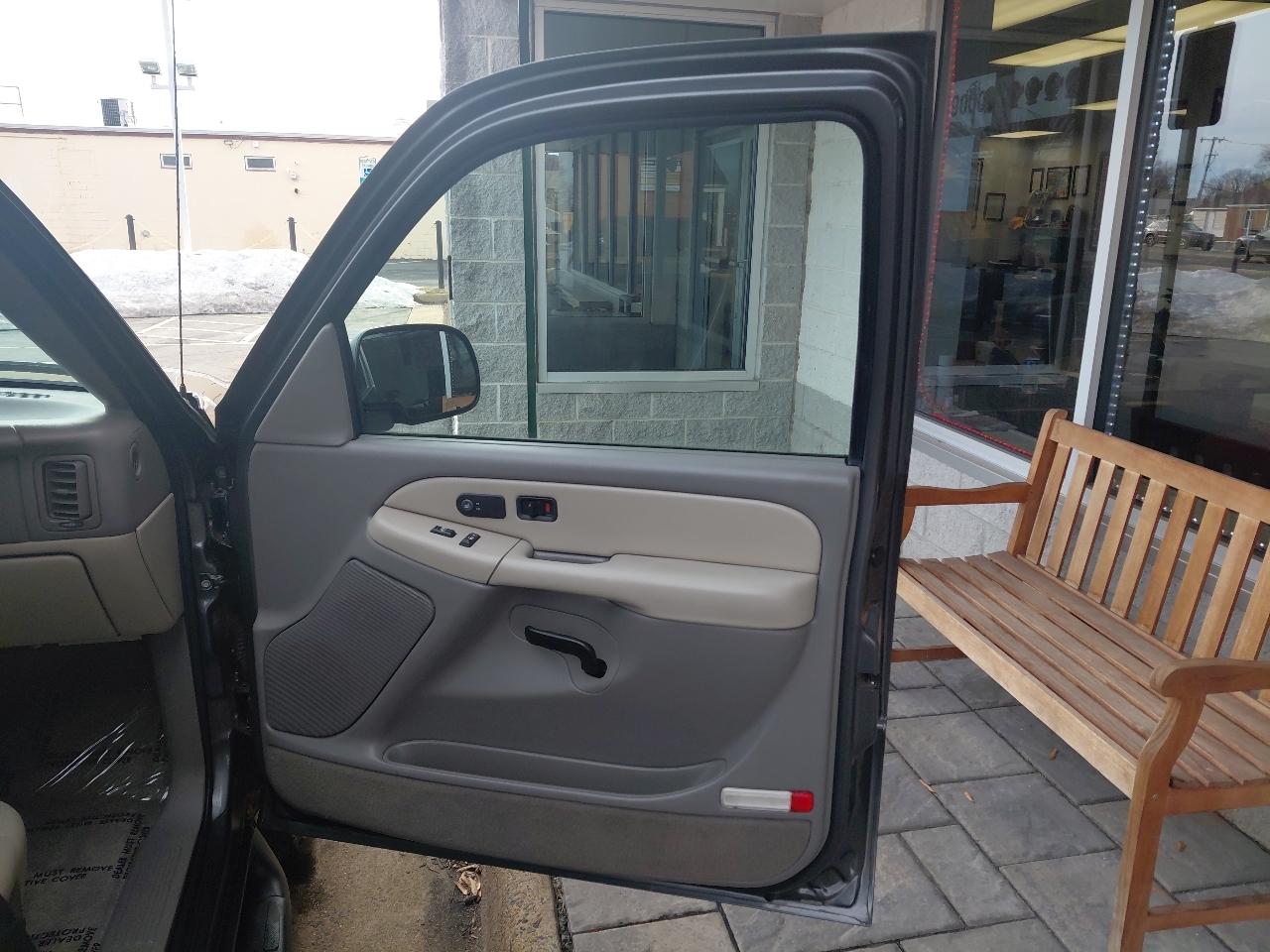 GMC Yukon XL 4dr 1500 SLT 2002