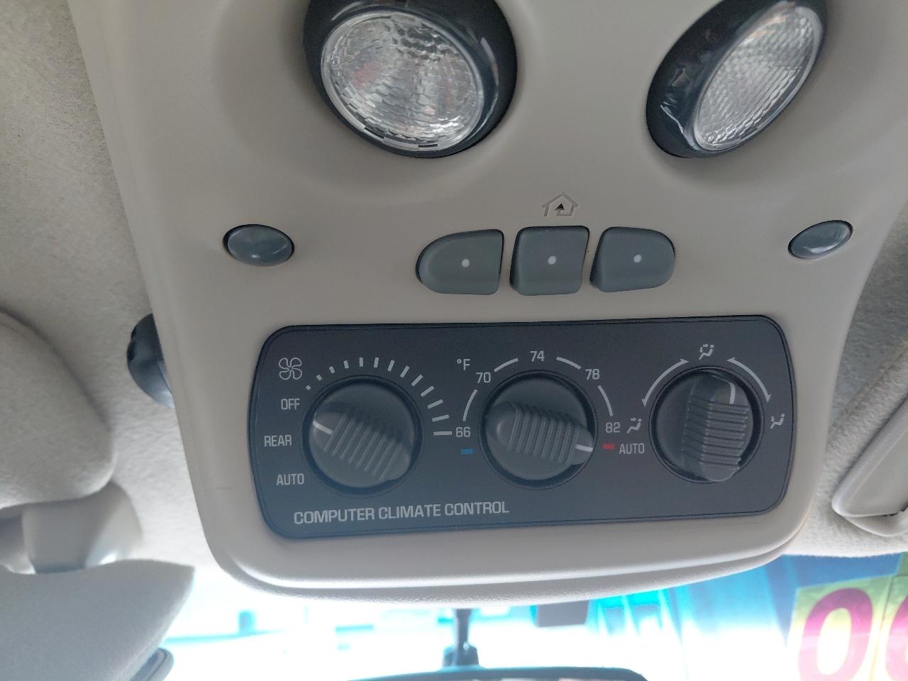 GMC Yukon XL 4dr 1500 SLT 2002