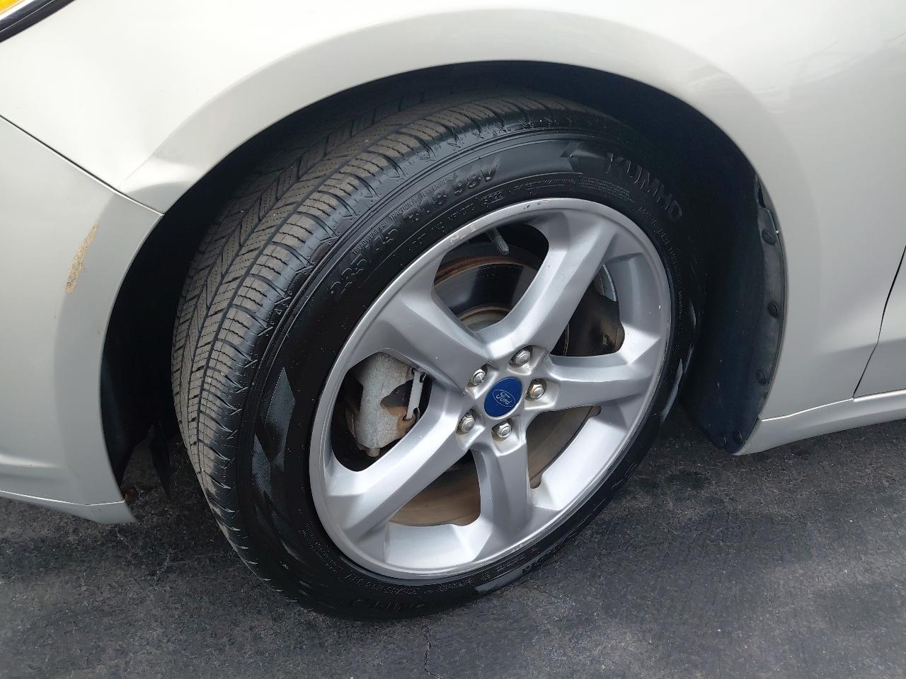 Ford Fusion 4dr Sdn SE FWD 2016