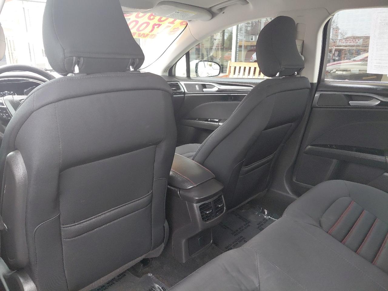 Ford Fusion 4dr Sdn SE FWD 2016