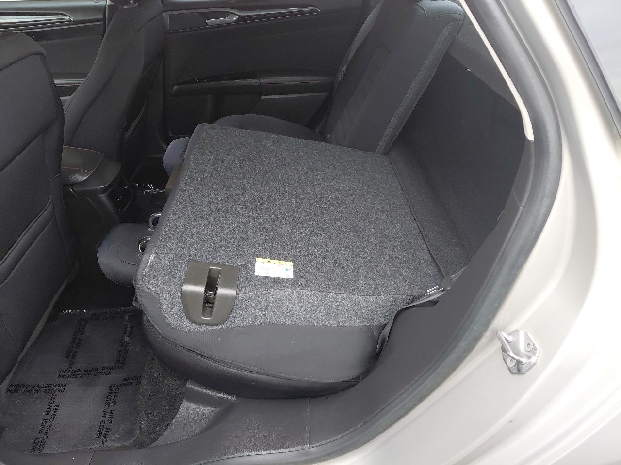 Ford Fusion 4dr Sdn SE FWD 2016