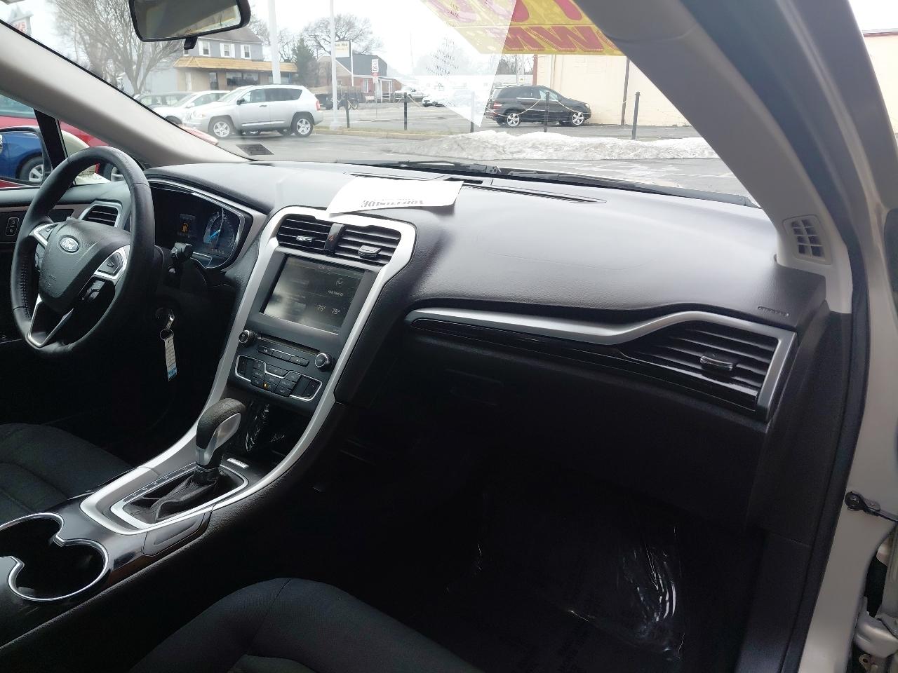Ford Fusion 4dr Sdn SE FWD 2016