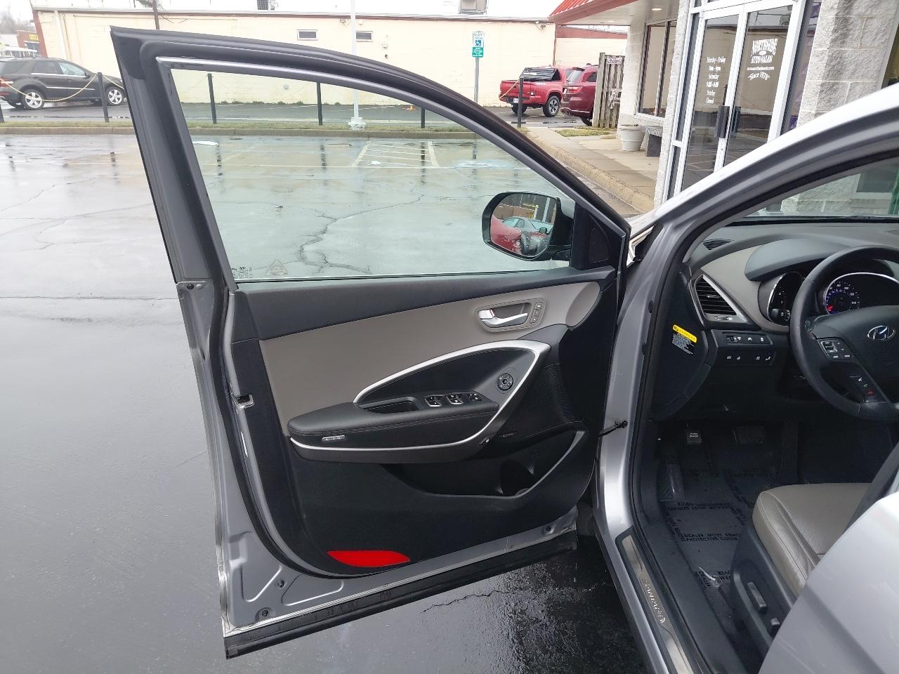 Hyundai Santa Fe FWD 4dr Limited 2016