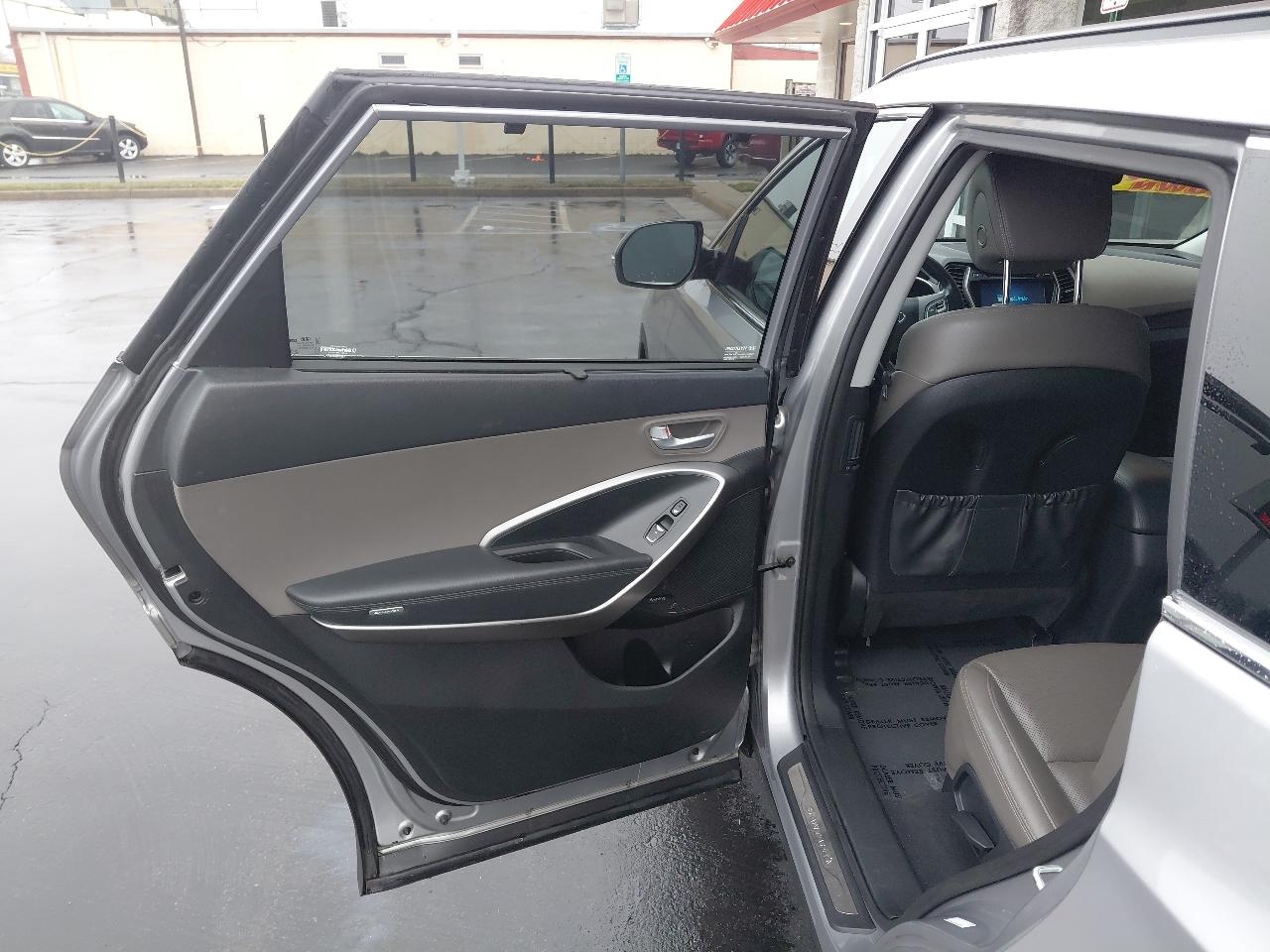 Hyundai Santa Fe FWD 4dr Limited 2016