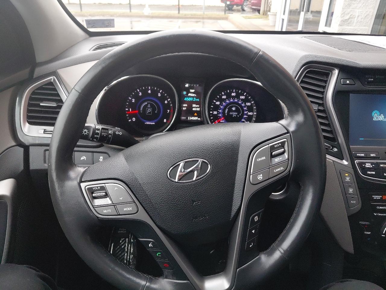 Hyundai Santa Fe FWD 4dr Limited 2016