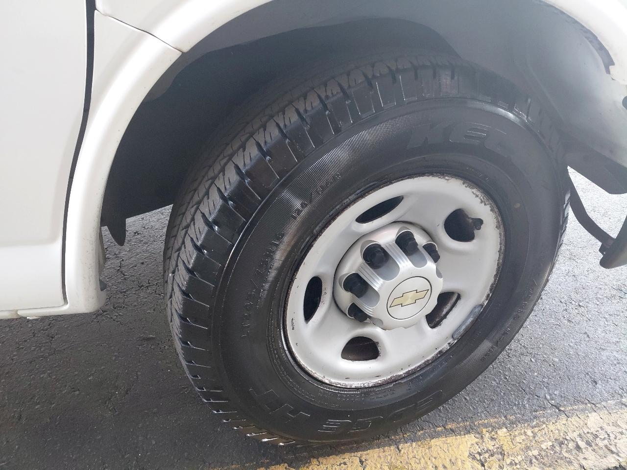 Chevrolet Express Commercial Cutaway 3500 Van 139" 2014