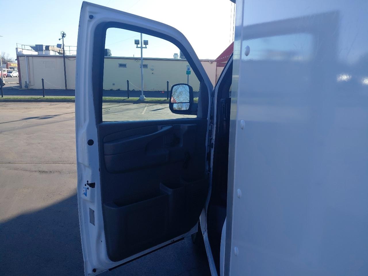 Chevrolet Express Commercial Cutaway 3500 Van 139" 2014