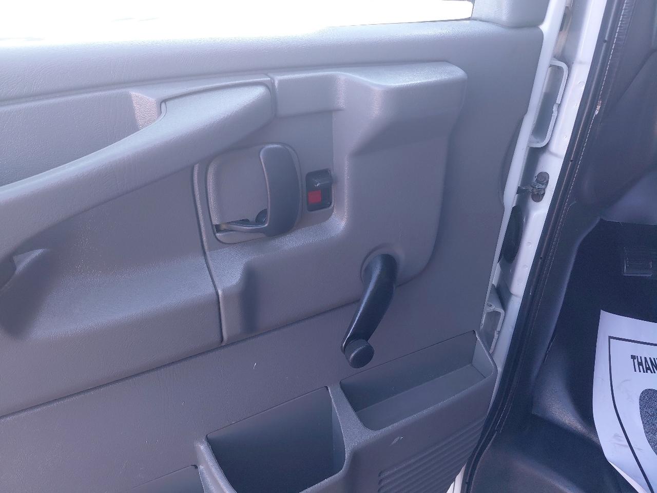 Chevrolet Express Commercial Cutaway 3500 Van 139" 2014