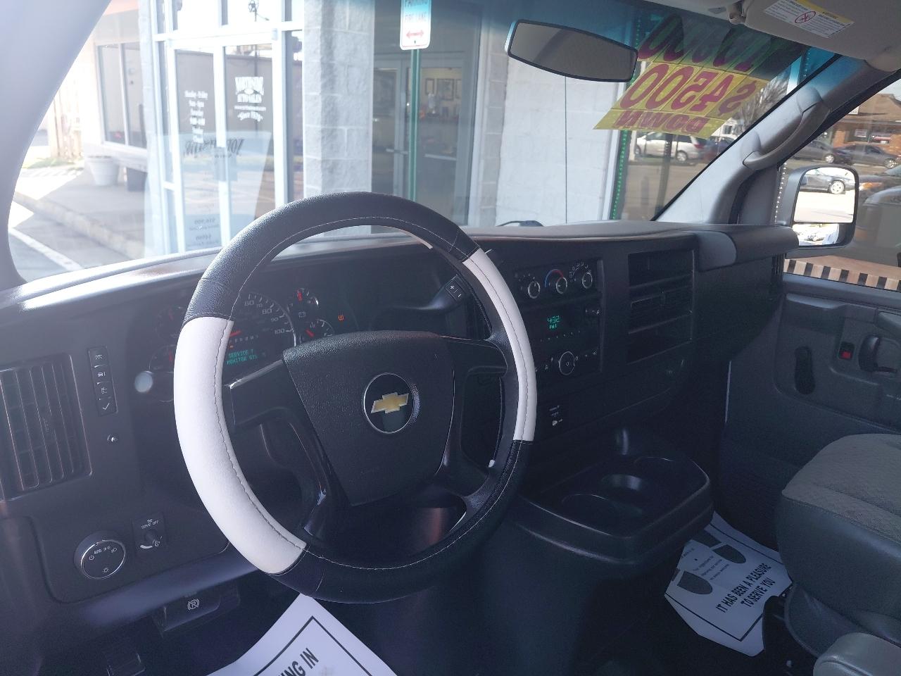 Chevrolet Express Commercial Cutaway 3500 Van 139" 2014