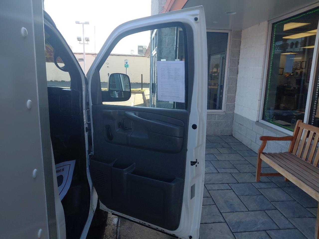 Chevrolet Express Commercial Cutaway 3500 Van 139" 2014