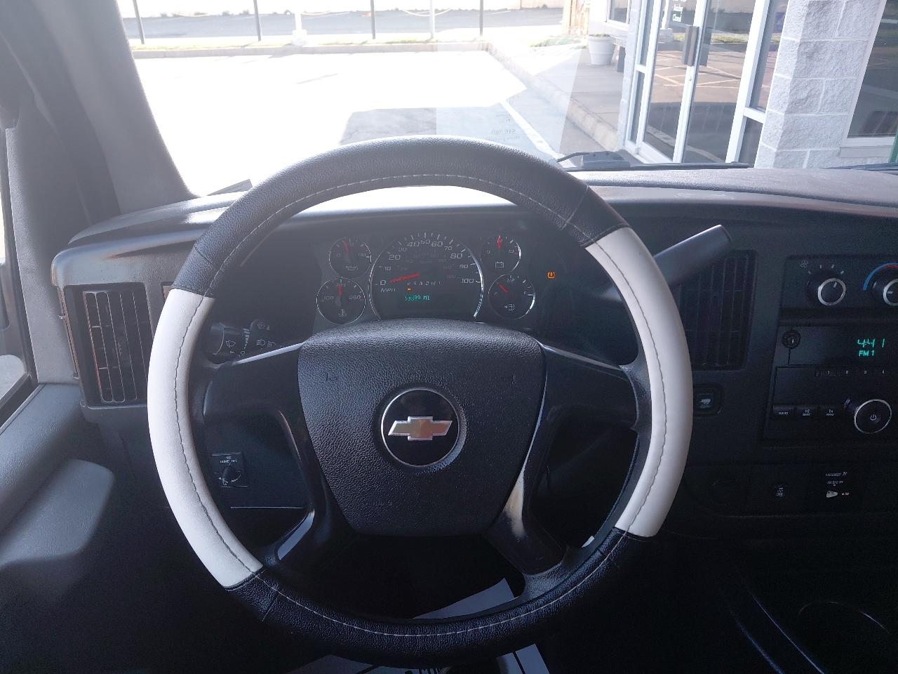 Chevrolet Express Commercial Cutaway 3500 Van 139" 2014