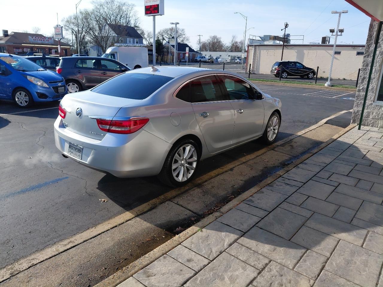 Buick Verano 4dr Sdn Leather Group 2014