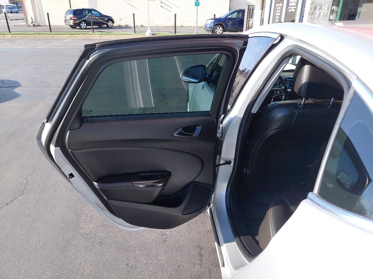 Buick Verano 4dr Sdn Leather Group 2014