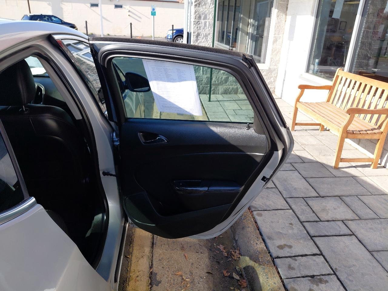 Buick Verano 4dr Sdn Leather Group 2014