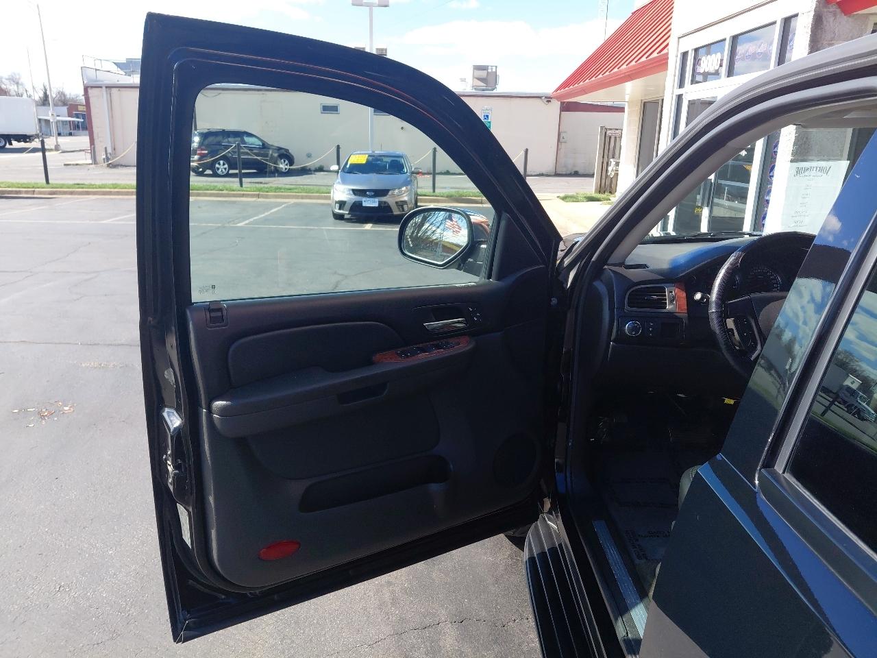 Chevrolet Tahoe 2WD 4dr 1500 LTZ 2007