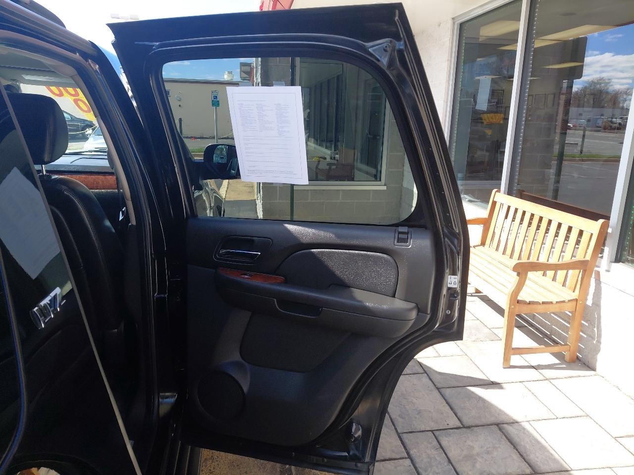 Chevrolet Tahoe 2WD 4dr 1500 LTZ 2007