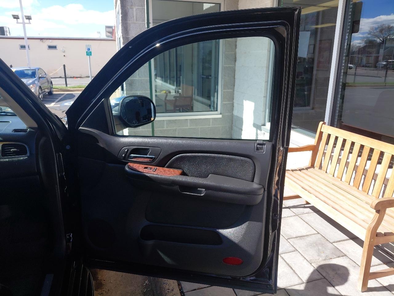 Chevrolet Tahoe 2WD 4dr 1500 LTZ 2007