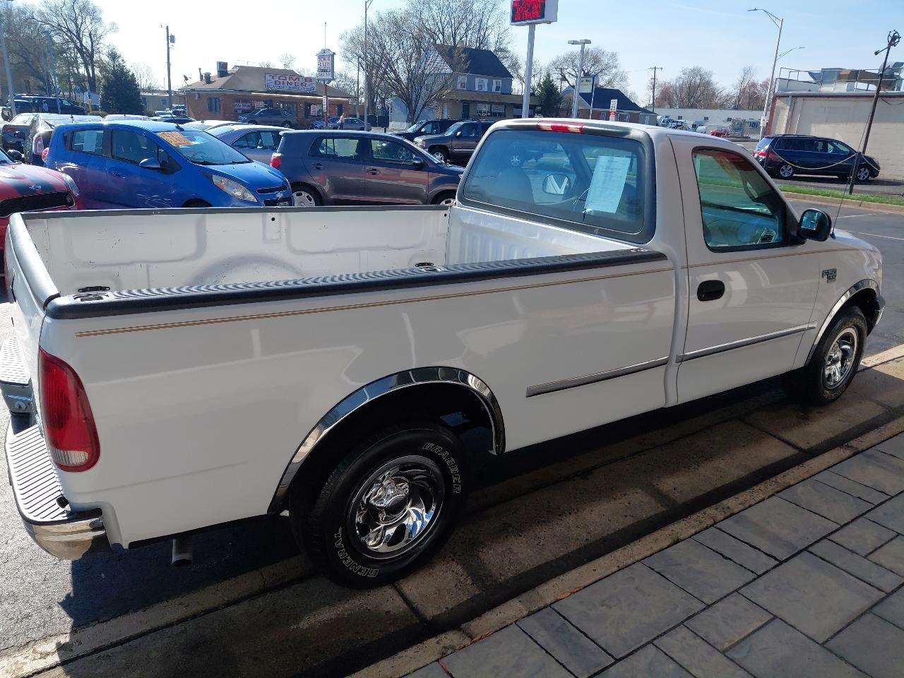 Ford F-150 Reg Cab 120" Lariat 1999