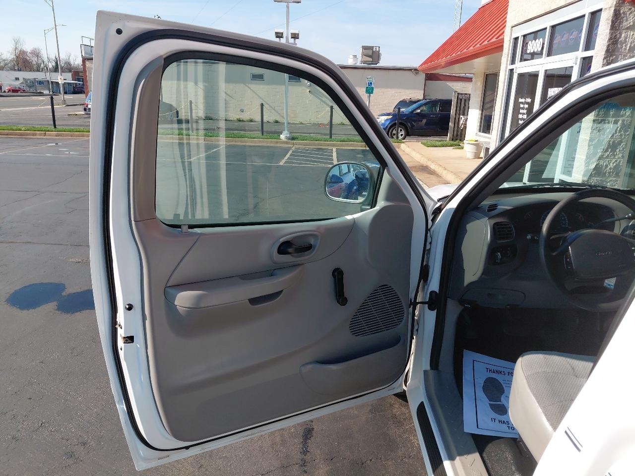 Ford F-150 Reg Cab 120" Lariat 1999