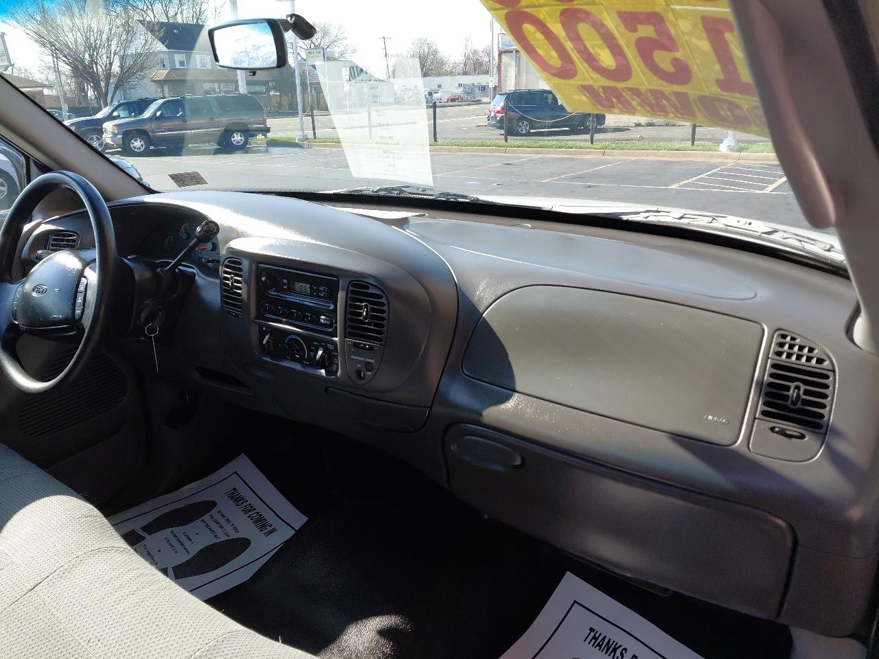 Ford F-150 Reg Cab 120" Lariat 1999