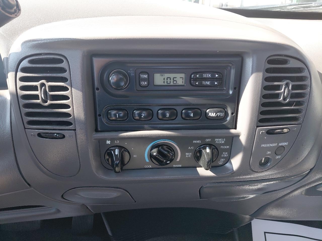 Ford F-150 Reg Cab 120" Lariat 1999