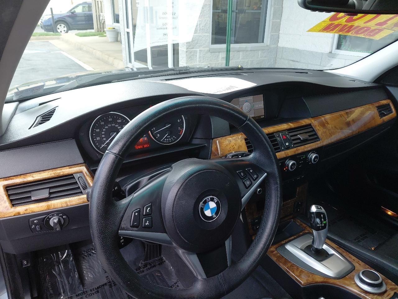 BMW 5 Series 4dr Sdn 528i RWD 2008