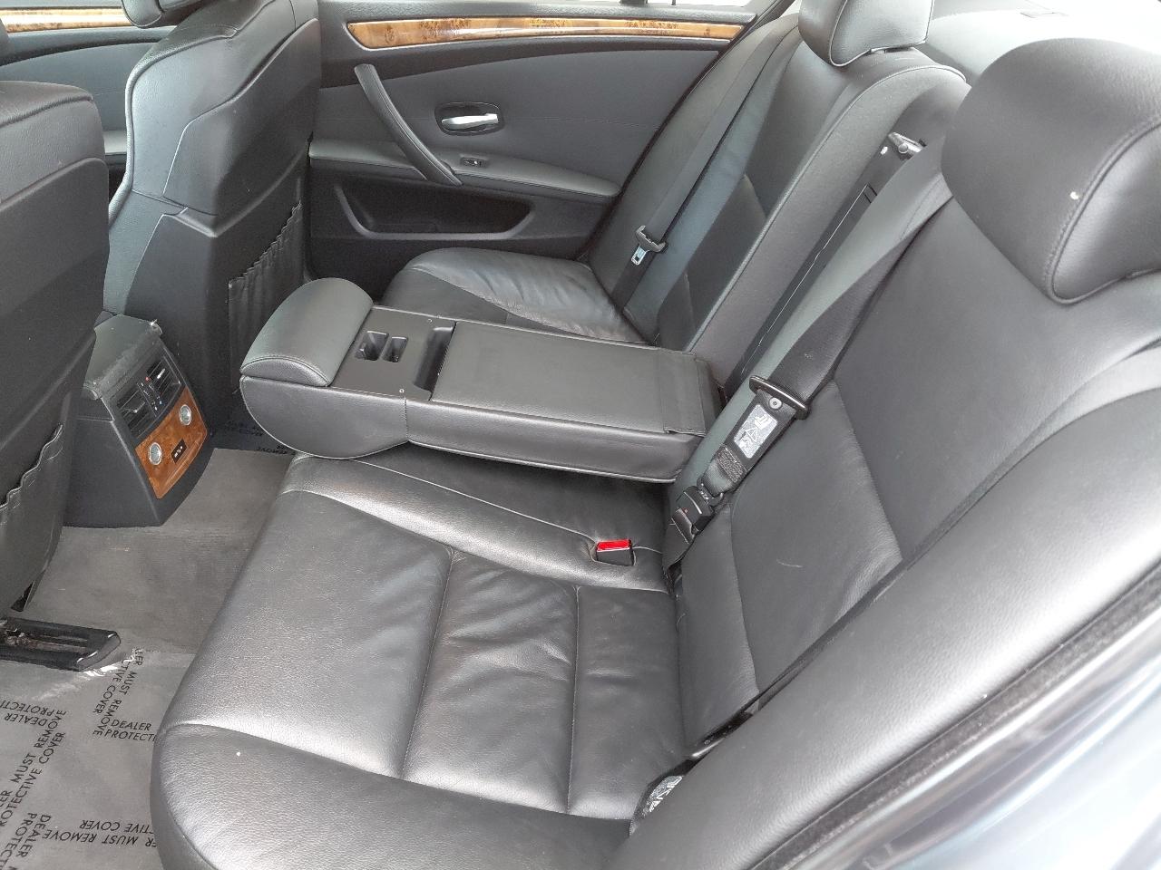 BMW 5 Series 4dr Sdn 528i RWD 2008