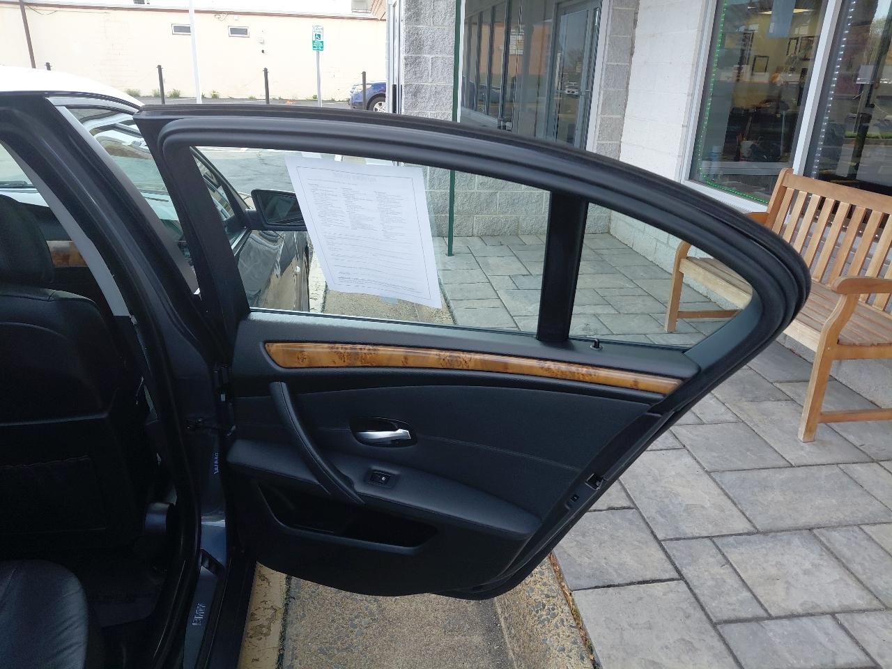 BMW 5 Series 4dr Sdn 528i RWD 2008