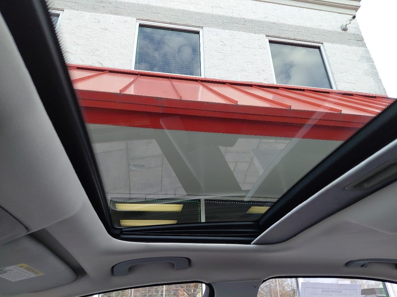 BMW 5 Series 4dr Sdn 528i RWD 2008