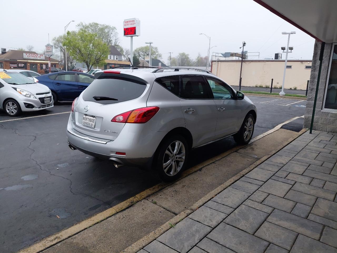 Nissan Murano AWD 4dr LE 2010