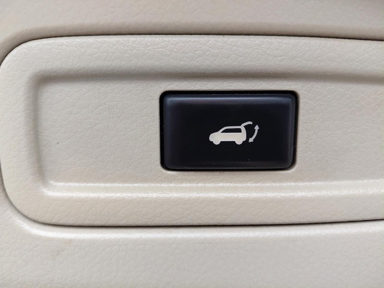 Nissan Murano AWD 4dr LE 2010