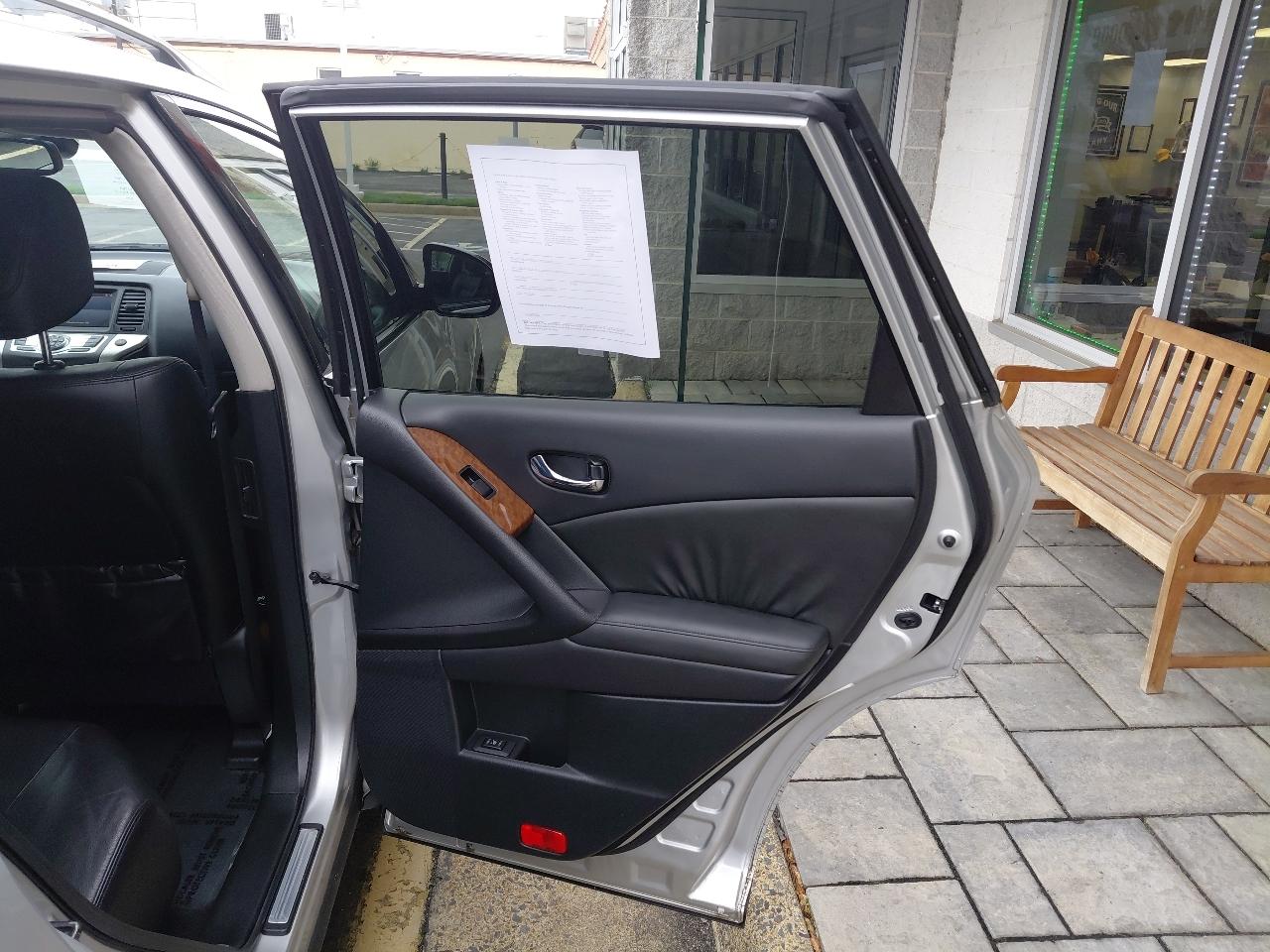 Nissan Murano AWD 4dr LE 2010