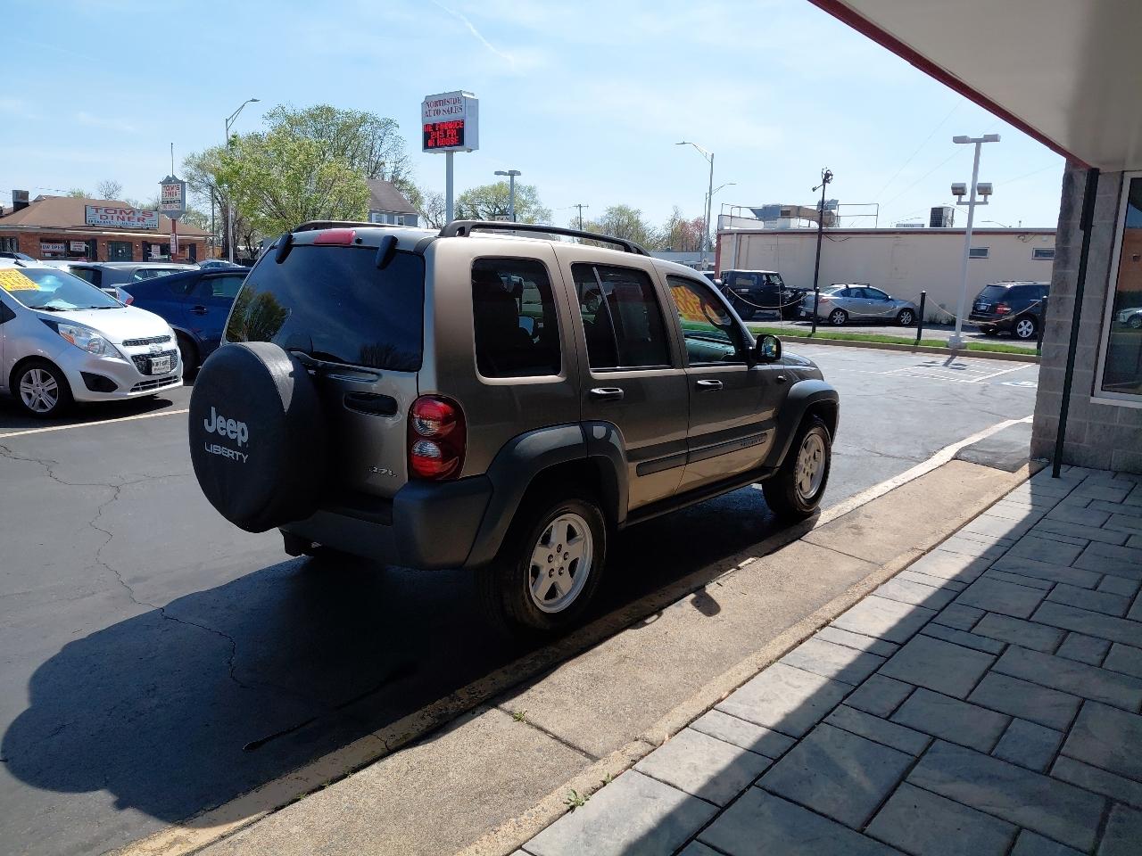 Jeep Liberty 4dr Sport 4WD 2005