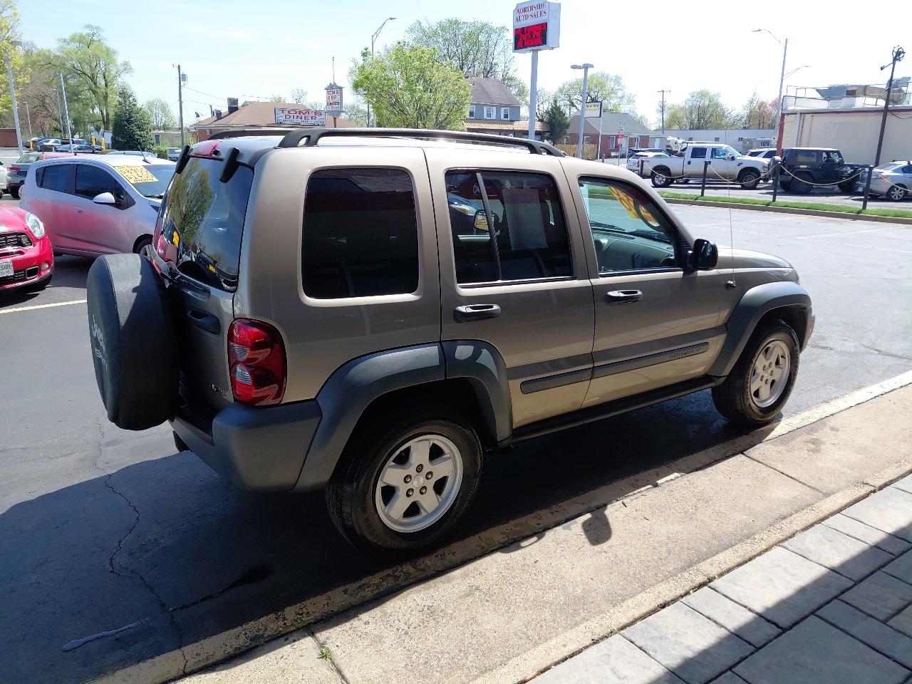 Jeep Liberty 4dr Sport 4WD 2005
