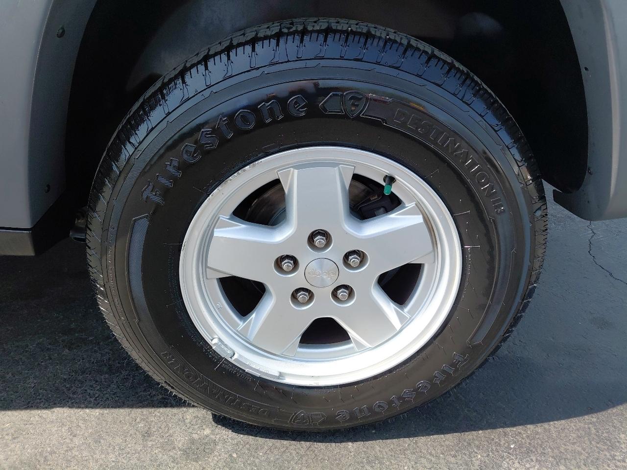 Jeep Liberty 4dr Sport 4WD 2005