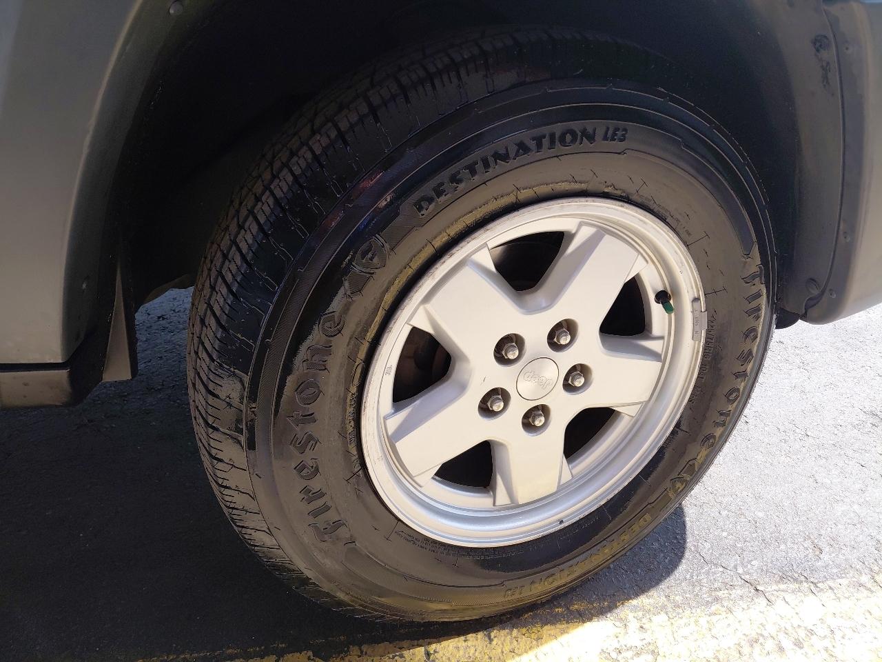 Jeep Liberty 4dr Sport 4WD 2005