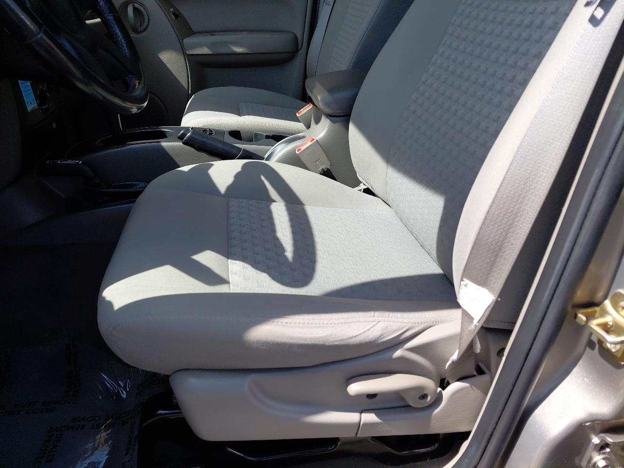 Jeep Liberty 4dr Sport 4WD 2005