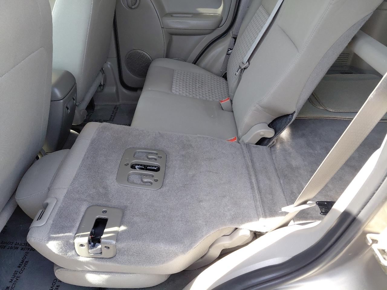 Jeep Liberty 4dr Sport 4WD 2005