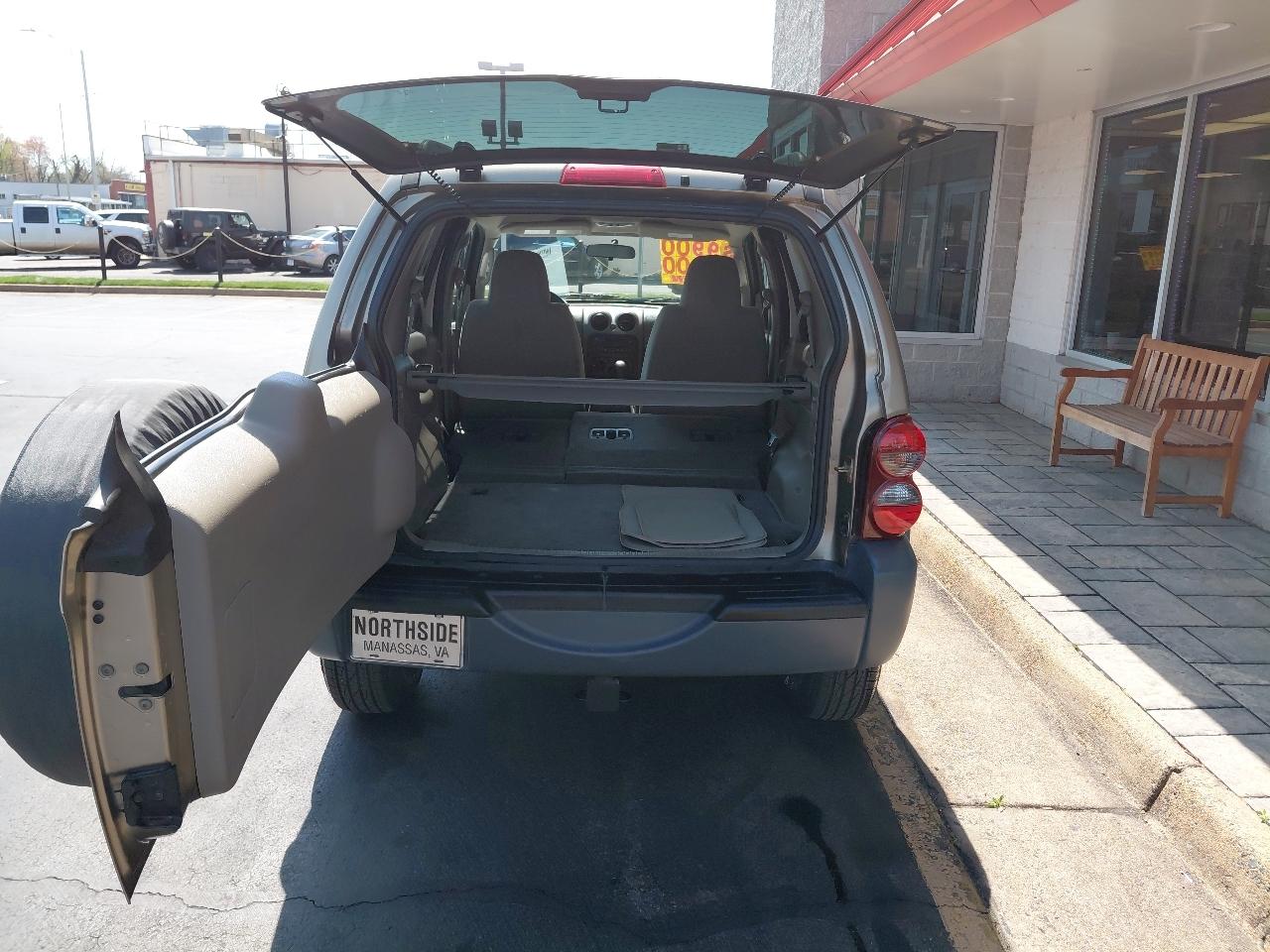 Jeep Liberty 4dr Sport 4WD 2005