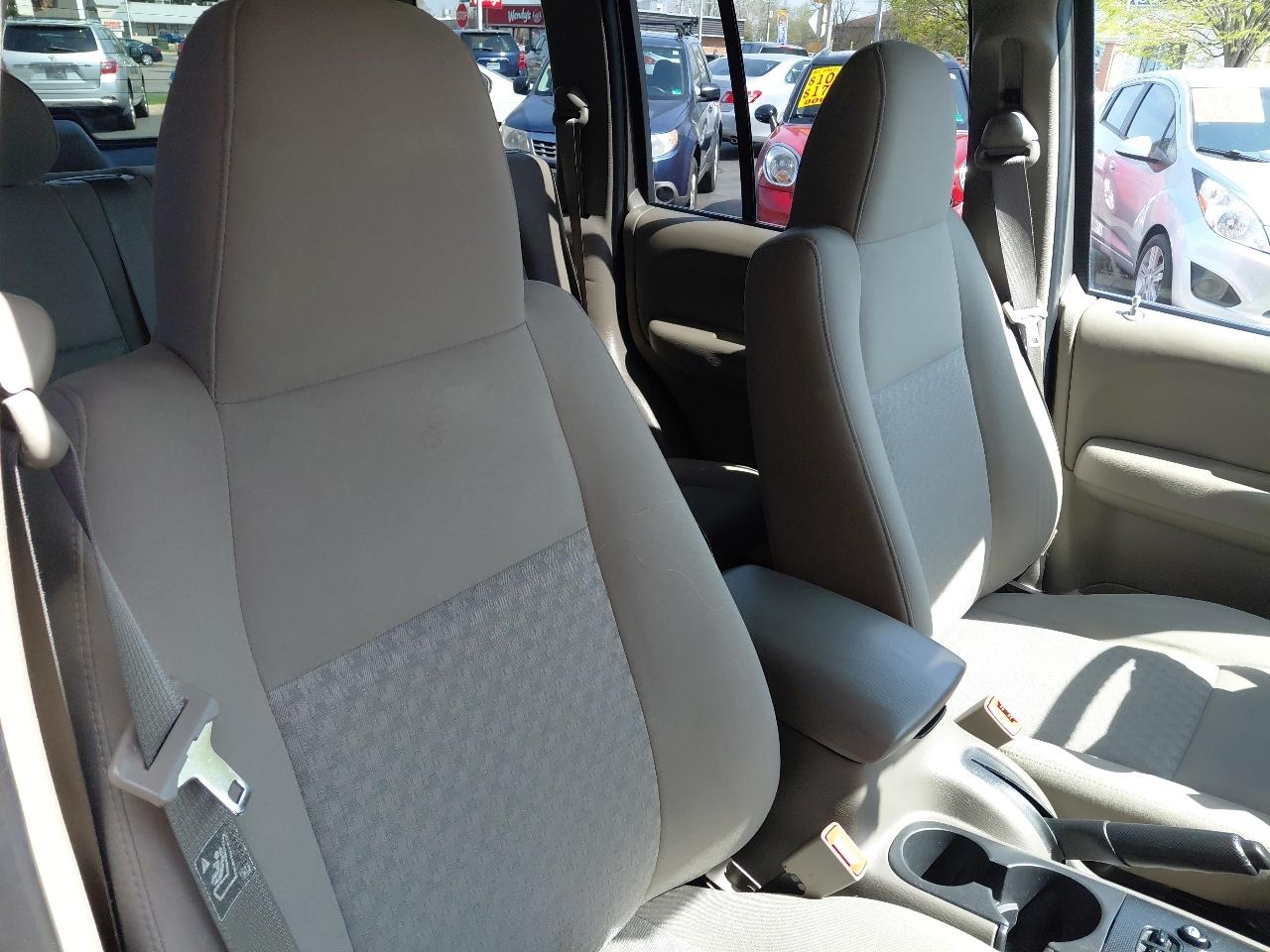 Jeep Liberty 4dr Sport 4WD 2005