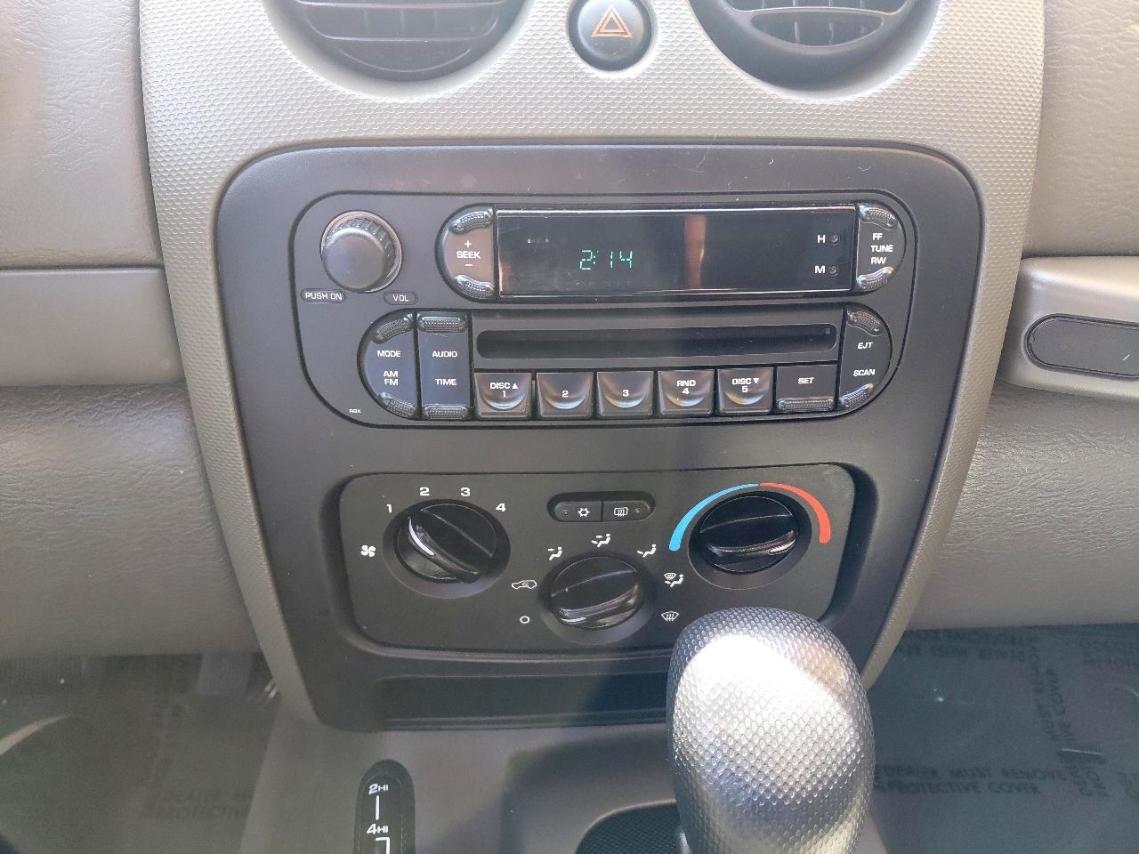 Jeep Liberty 4dr Sport 4WD 2005