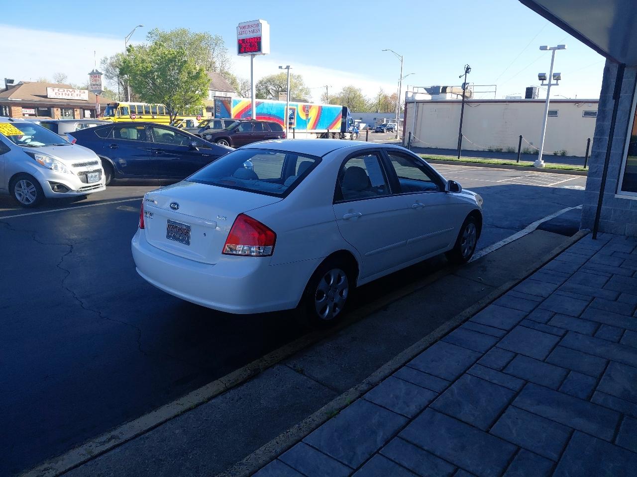 Kia Spectra 4dr Sdn Auto LX 2009