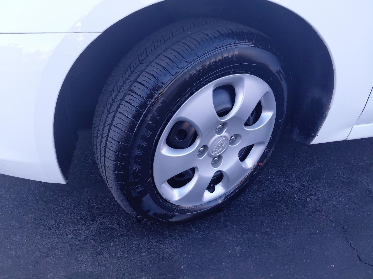 Kia Spectra 4dr Sdn Auto LX 2009