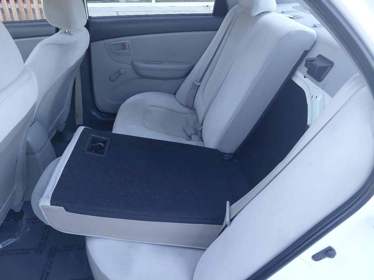 Kia Spectra 4dr Sdn Auto LX 2009