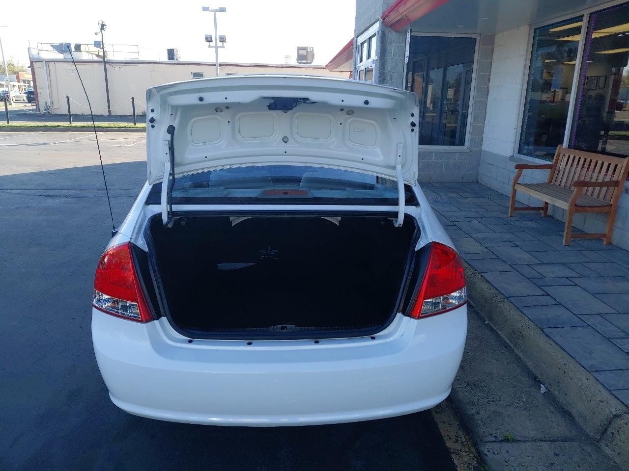 Kia Spectra 4dr Sdn Auto LX 2009