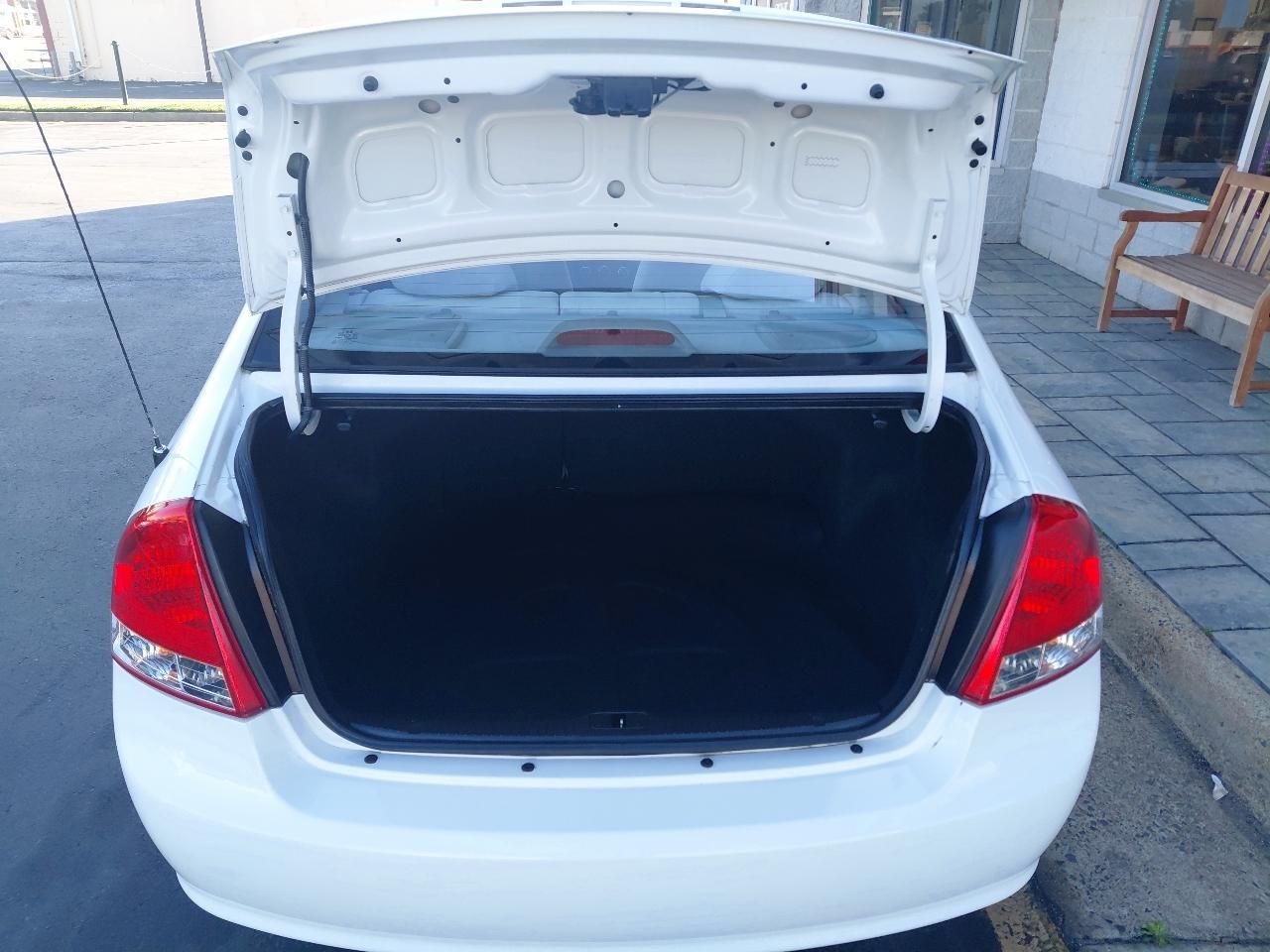 Kia Spectra 4dr Sdn Auto LX 2009