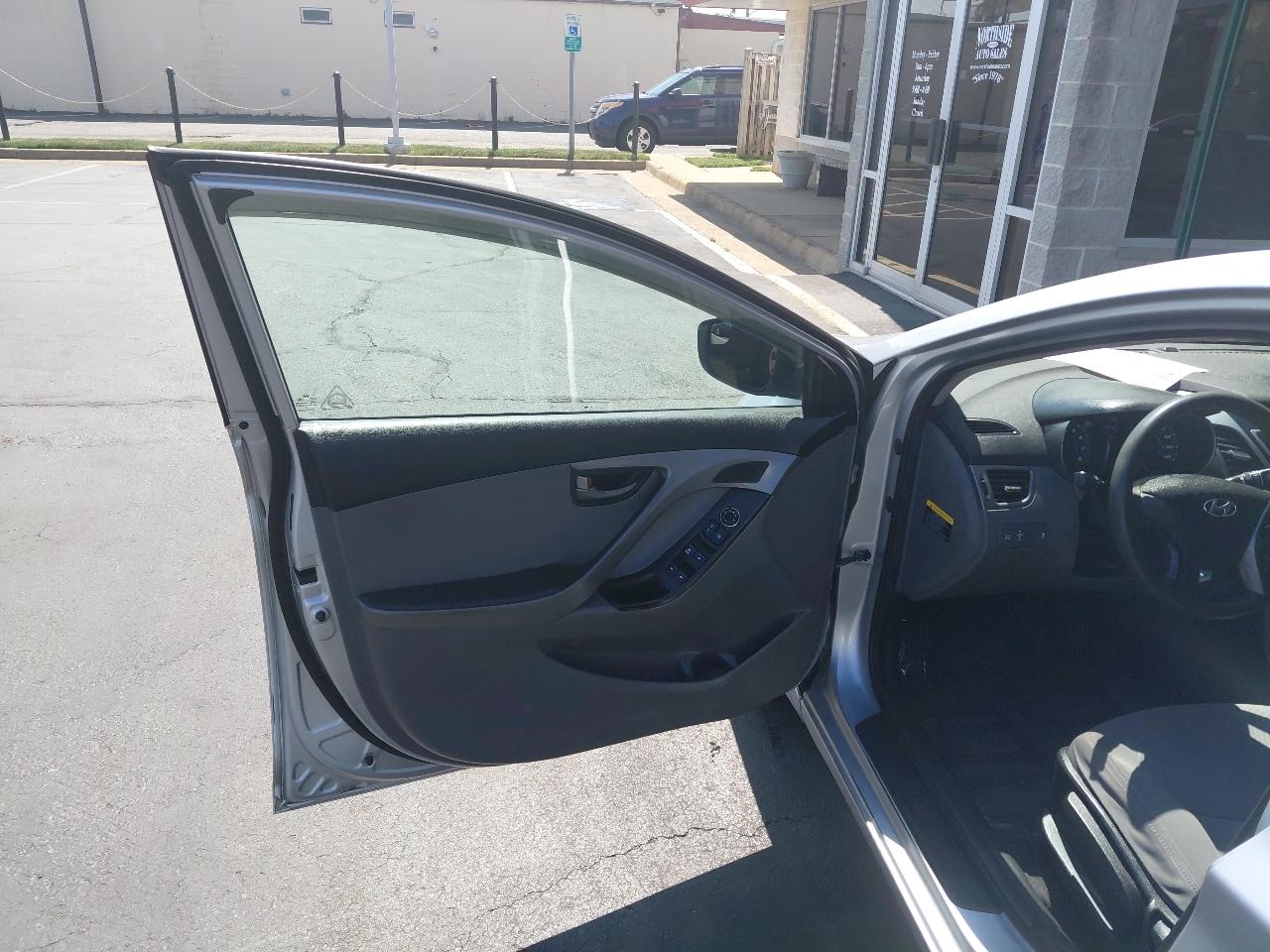 Hyundai Elantra 4dr Sdn Auto SE (Alabama Plant) 2014