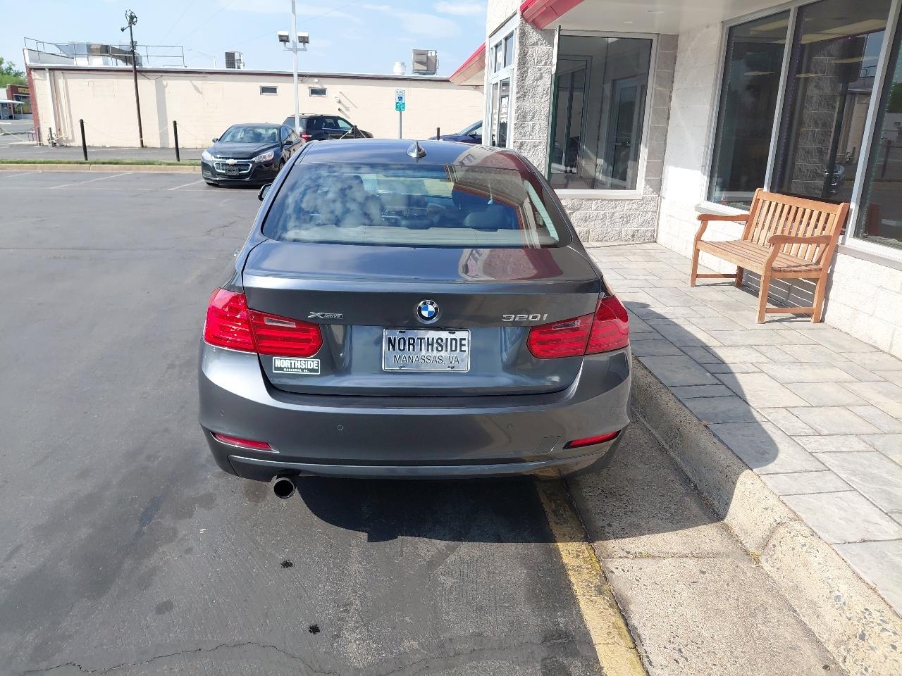 BMW 3 Series 4dr Sdn 320i xDrive AWD 2014